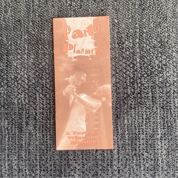 ⭐️University Games⭐️Murder Mystery Party game for 6-8 players - Picture 9 of 10